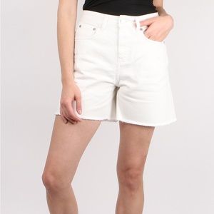 Closed white denim shorts size 26